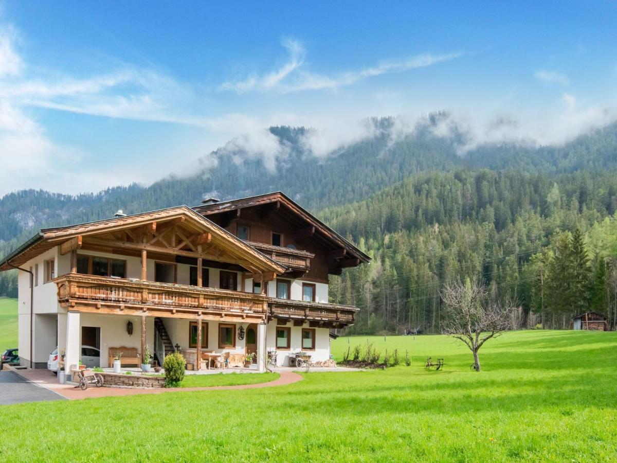 Apartment In Saalfelden Am Steinernen Meer Eksteriør bilde